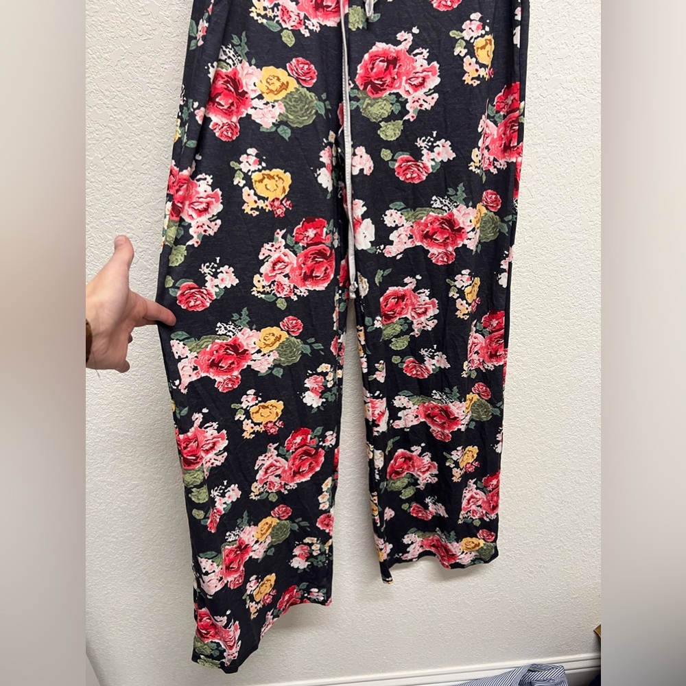 *Women’s Floral Pajama Pants Grey Floral XXL - Picture 2 of 4